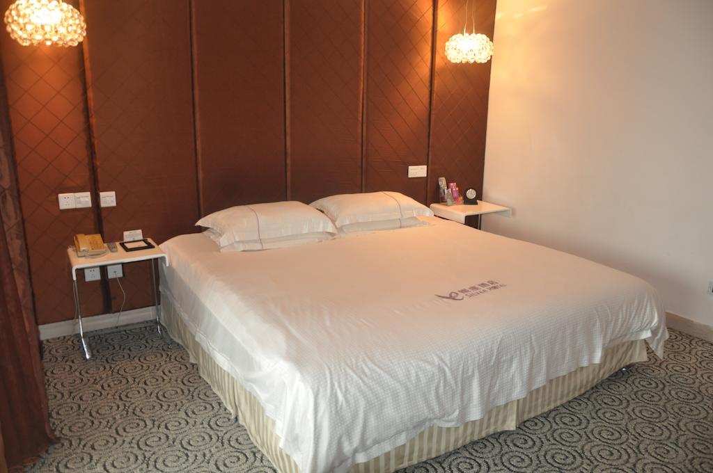 Starway Hotel Silver Zhuhai Zimmer foto